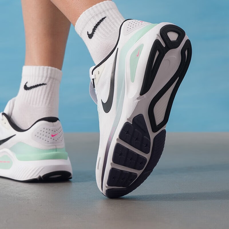 耐克（NIKE）男鞋新款时尚潮流休闲鞋耐磨透气运动鞋低帮缓震跑步鞋IM6675-101 ZP高清大图