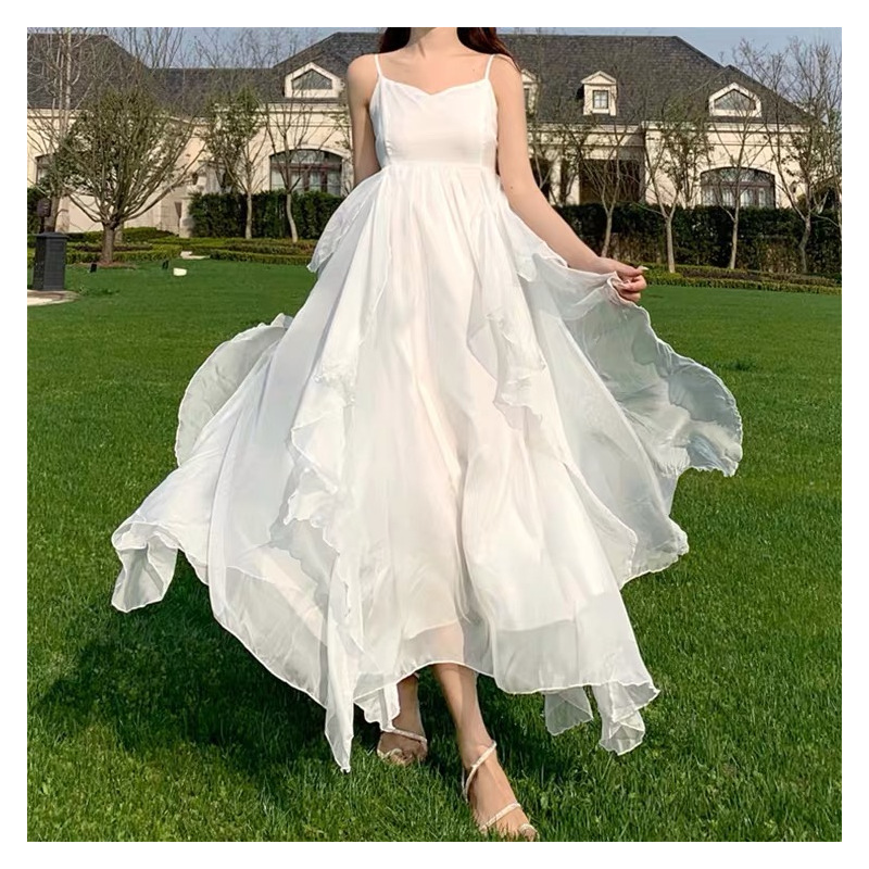 艳如飞三亚沙滩裙爱丽丝梦游仙境新款超仙女白色长裙大裙摆吊带连衣裙