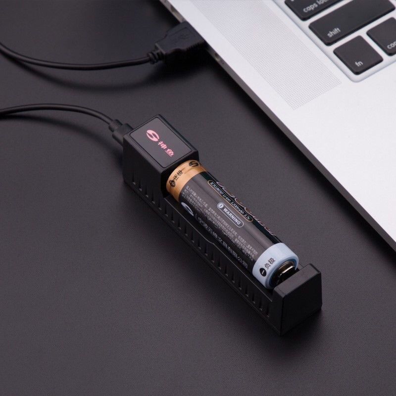 神鱼1865026650强光手电筒电池充电器智能快充42v通用充电器小