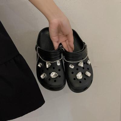 新款洞洞鞋女外穿时尚气质白色金属彩钻链条凉拖增高厚底简约百搭黑色