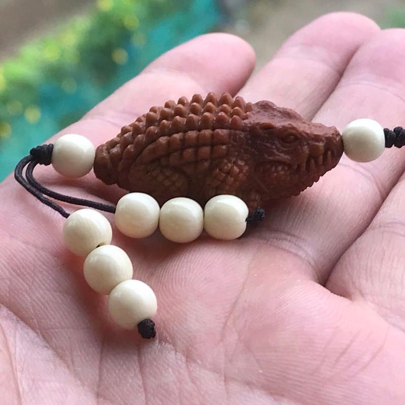 水中霸主鳄鱼橄榄核手工雕刻吊坠苏工橄榄胡核雕单核挂件鳄鱼尺寸1935