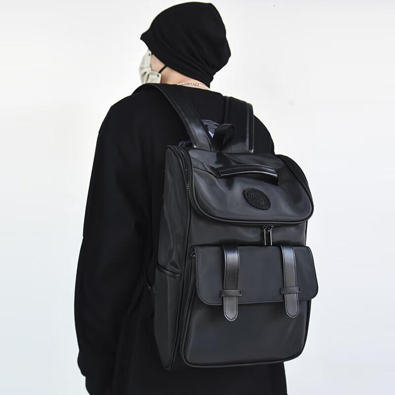 维多利亚旅行者休闲潮流书包大容量双肩包笔记本电脑包背包9135黑色 黑色