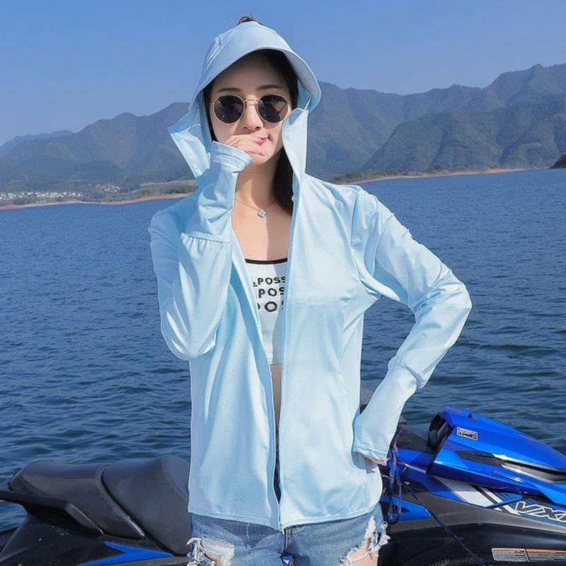 冰丝衣女外穿透气防紫外线夏季新款连帽长袖薄款骑车短款外套 M95-110斤 浅蓝色（平面冰丝）