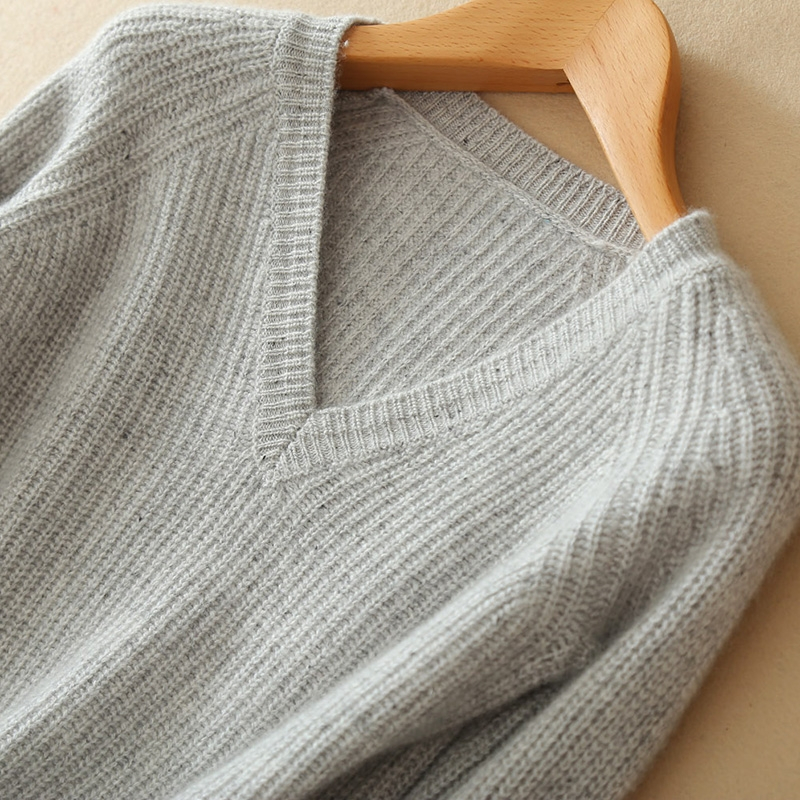 羊绒衫女v领秋冬新款针织衫套头毛衣纯色元宝针打底衫时尚百