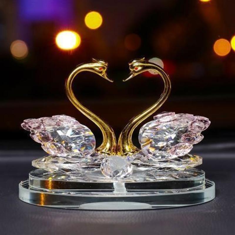 粉红色天鹅汽车摆件车载香水高档女神款创意小车内饰品车上装饰用品