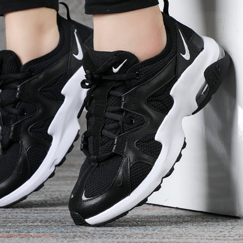 耐克 NIKE AIR MAX GRAVITON 女子休闲鞋 AT4404-001高清大图
