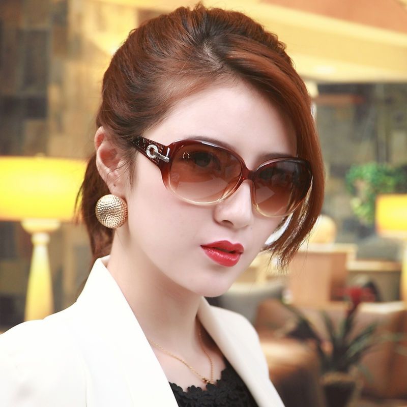 眼镜新款太阳镜女士防紫外线潮人墨镜女时尚百搭复古遮阳眼镜