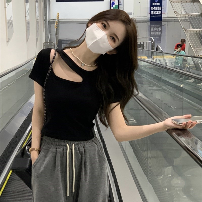 破洞露肩性感打底衫女夏设计感镂空上衣修身短袖T恤女装