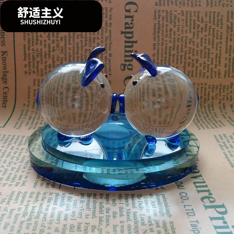 吻猪水晶汽车香水座 时尚车上汽车饰品 汽车用品车载可爱车内摆件