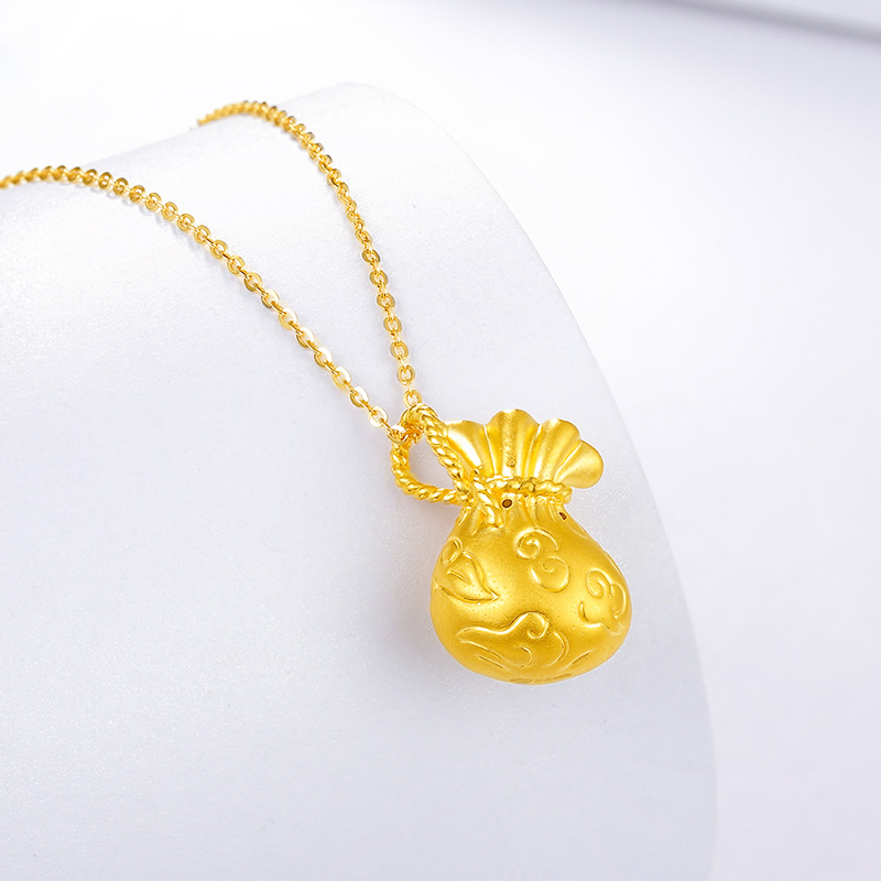 周六福珠宝3d硬金黄金吊坠女士款足金福袋压花挂坠定价ad041559
