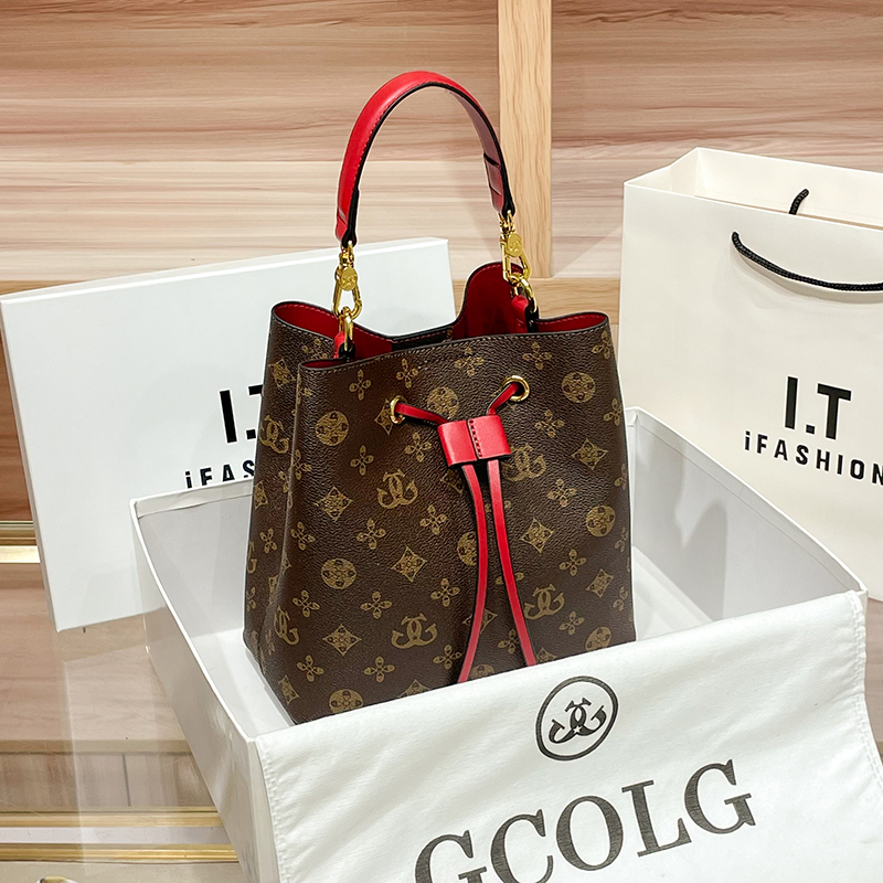 欧美时尚女士包包女2026新款高级感印花女包水桶包单肩斜挎包时尚百搭手提包小包高清大图