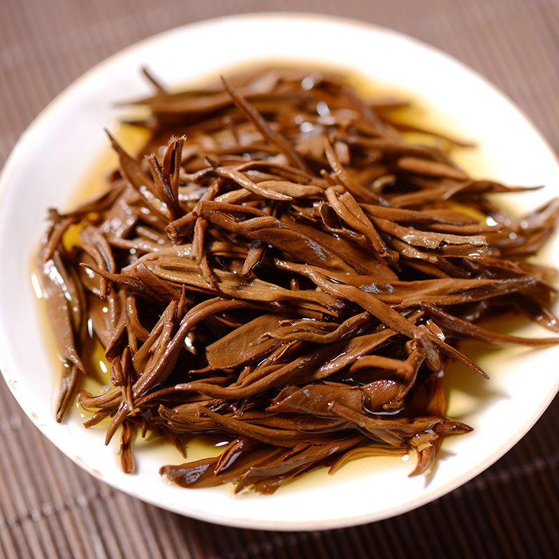 茗纳百川 茶叶 2021云南凤庆 滇红茶 特级 浓香型 散装茗茶金芽滇红茶 金色长条礼盒120克