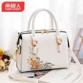 南极人包包女包新款手提包韩版百搭中年妈妈包绣花单肩斜挎包_185 绣花款-米白色