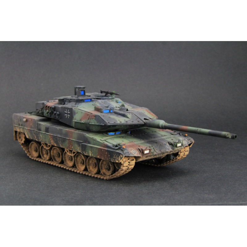 小号手军事拼装模型仿真1/35坦克世界德国豹2A6主战坦克hobbyboss 模型