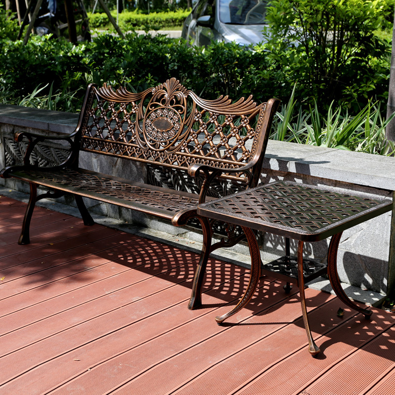 采用优质的铸铝材质打造的一款长椅,整体结构坚固耐用,表面经过精细的