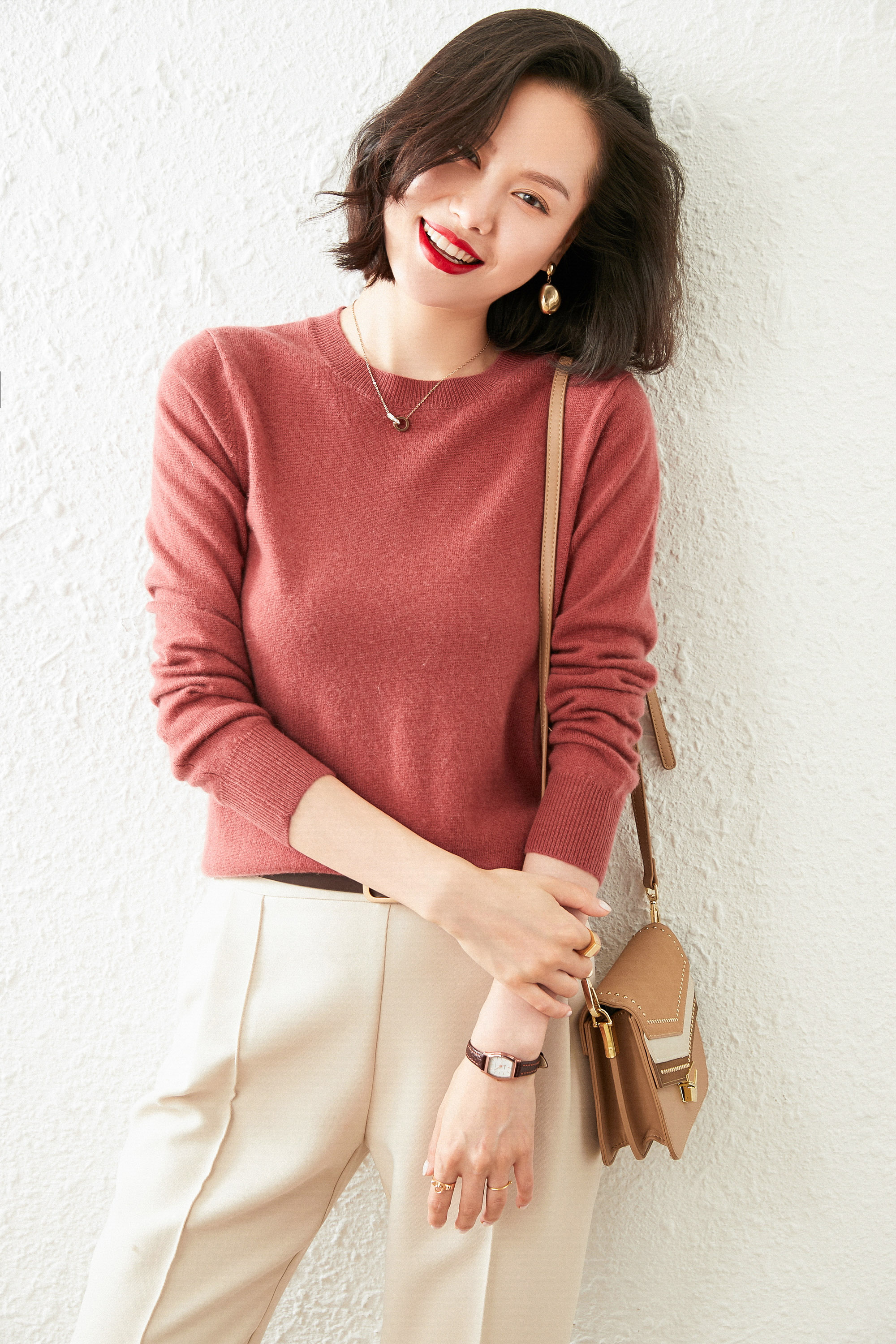 雪米贝奴新款圆领羊绒衫女山羊绒毛衣套头秋冬季针织羊毛打底衫基础款