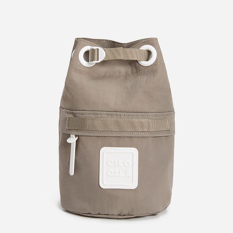 日本cilocala水桶包女抽绳斜挎包2020新款大容量防水单肩包女包视频