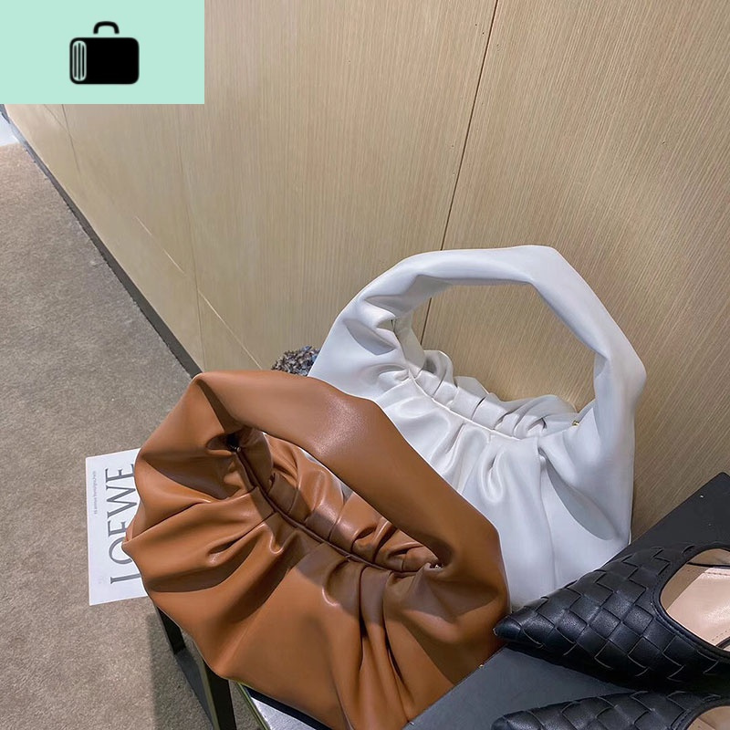 单肩腋下包女2020新款潮夏季高级感软皮大包包大容量饺子包牛角包NEW LAKE女斜挎包
