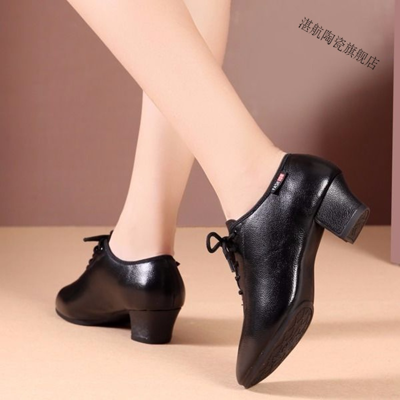 真皮拉丁舞鞋女成人室外跳交谊舞蹈鞋软底中跟水兵摩登广场鞋