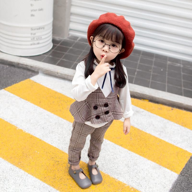 迪鲁奥(DILUAO)儿童套装女 女童套装秋季女童英伦风格子马甲套装三件套女宝宝格子套527-30 棕色图片
