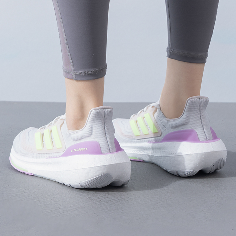 Adidas阿迪达斯女鞋新款缓震轻便耐磨透气休闲户外跑步鞋IE3337 ZP