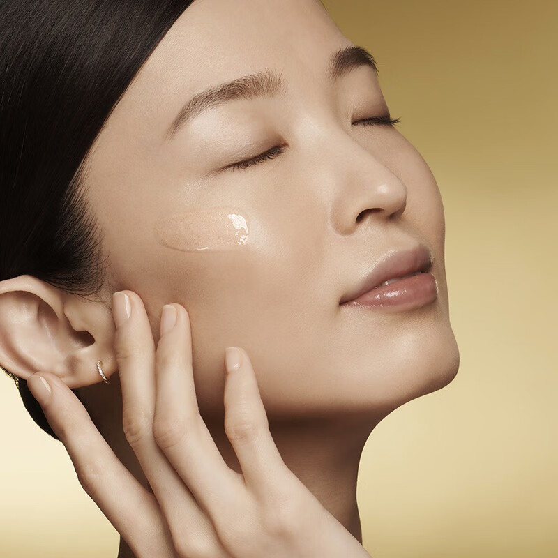 雅诗兰黛(Estee Lauder) 白金级蕴能黑钻光璨肌活精华液30ml高清大图