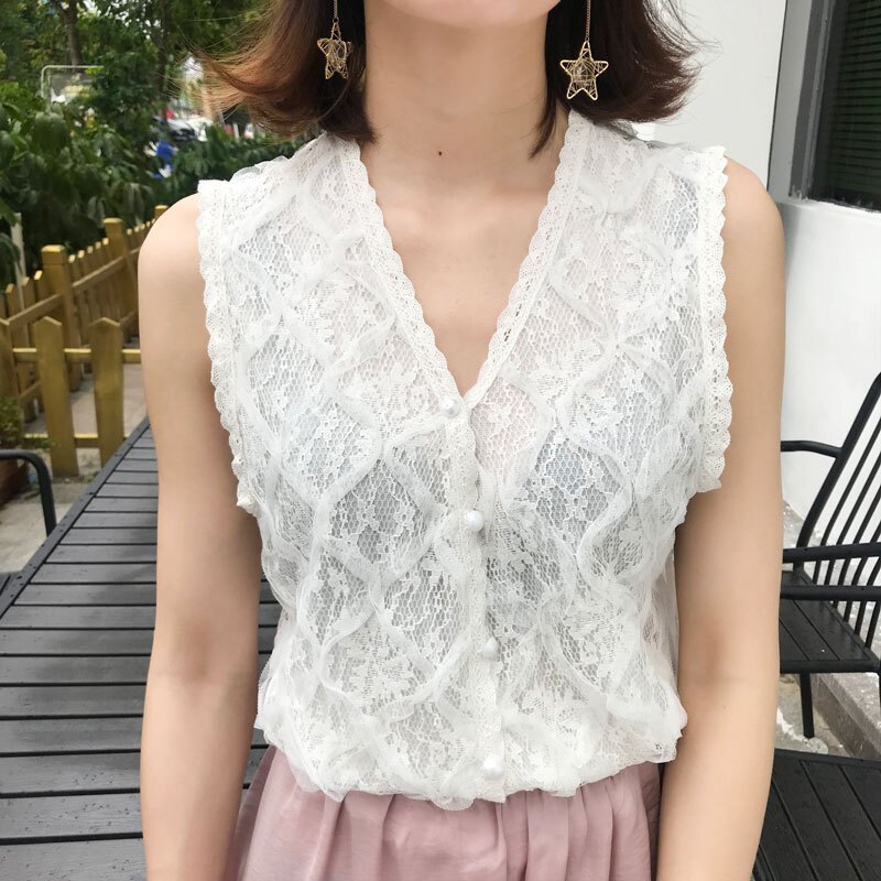 夏季温柔蕾丝珍珠扣小背心上衣女显瘦宽松百搭打底衫