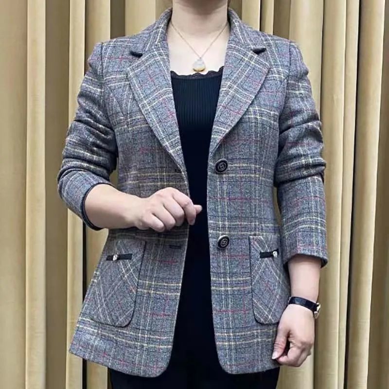 妈妈装格子西装外套2021秋冬新款洋气上衣减龄显瘦西服外套女