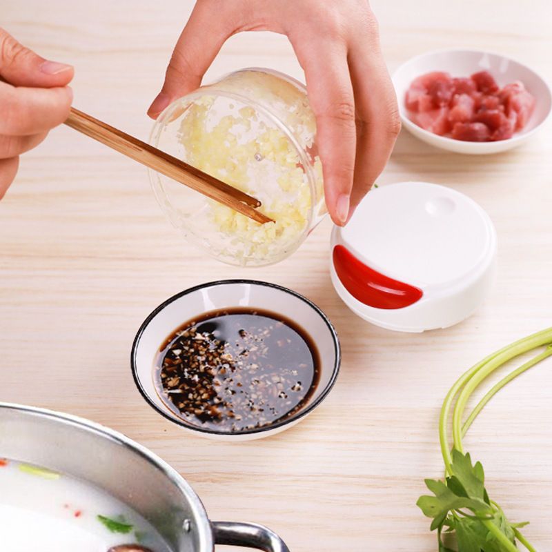 白 多功能迷你手拉切蒜器 家用蒜泥器 厨房工具手动捣蒜器拉蒜器