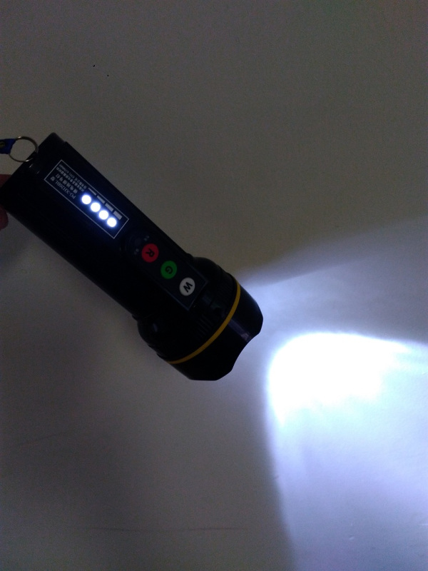 机务红黄白信 号充电电 筒高清大图