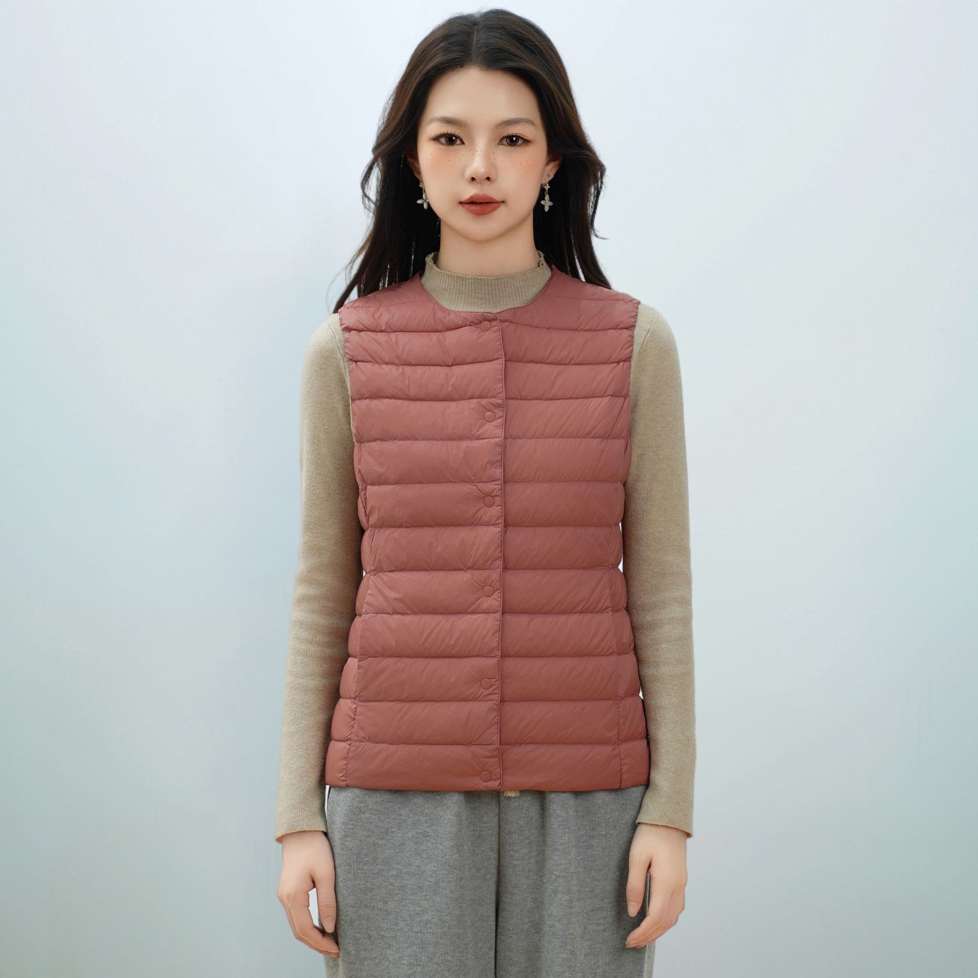 女式新国标90绒新款女装圆领V领轻便羽绒服背心羽绒马甲 嫣红色 XXL