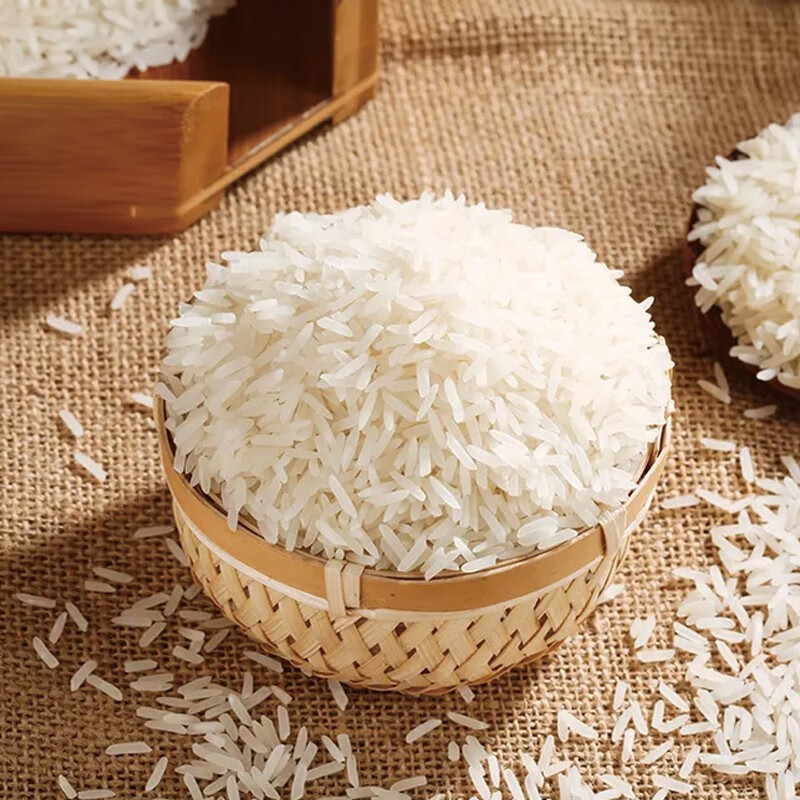 宫粮大米口感软糯松软油亮粒粒分明饱满均匀东北长粒香2.5kg高清大图