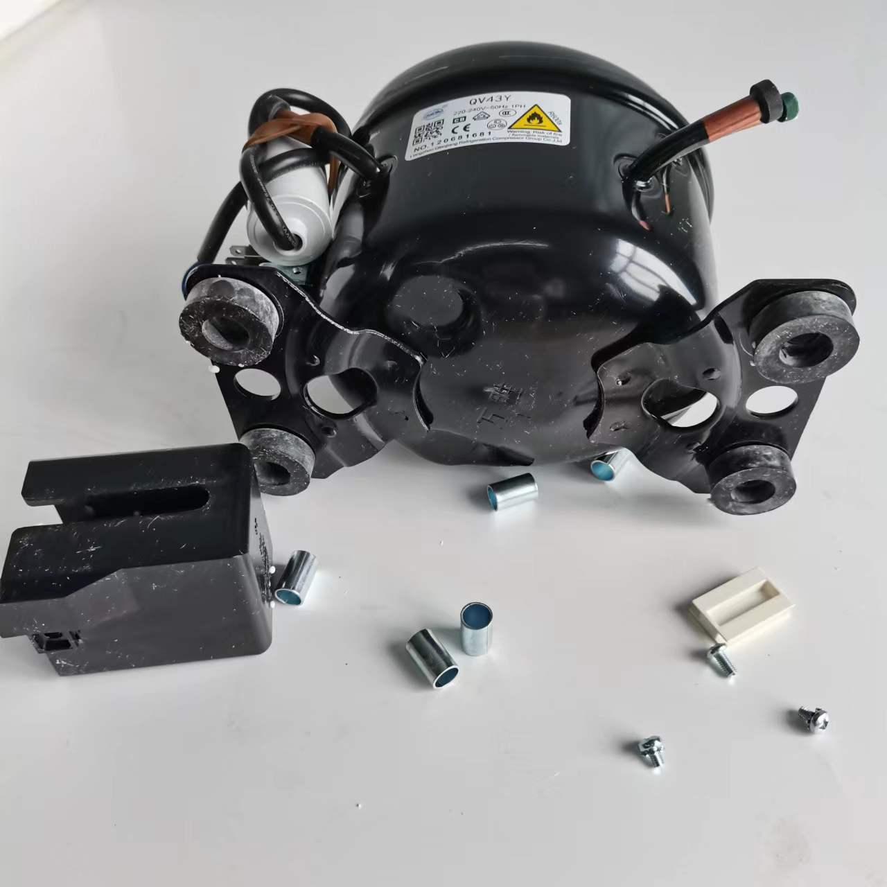 帮客材配 全新原装p0970053582扎努西奥马冰箱压缩机zbm1520hpd 收前