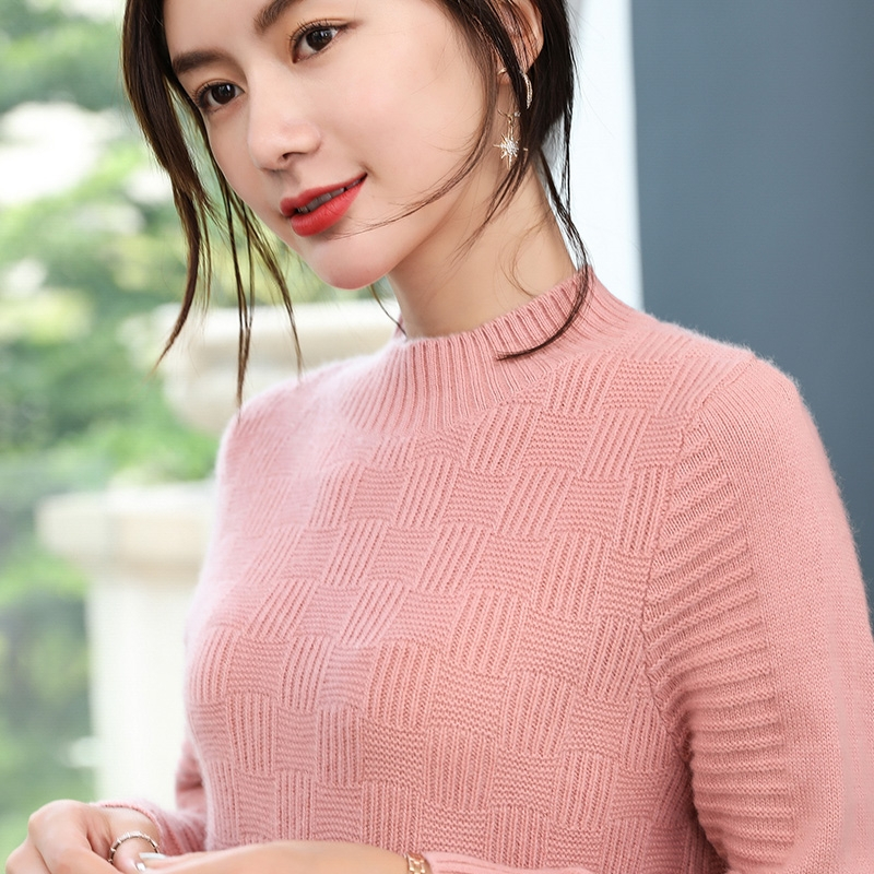 18秋冬新款半高领羊绒衫方格女装短款套头修身毛衣打底针织衫