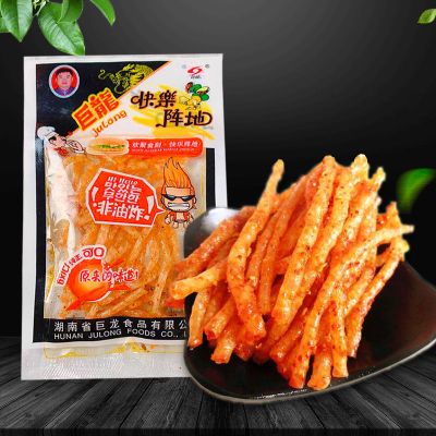 巨龙快乐阵地辣条批发辣零食超辣网红小时候怀旧特产休闲小吃面丝