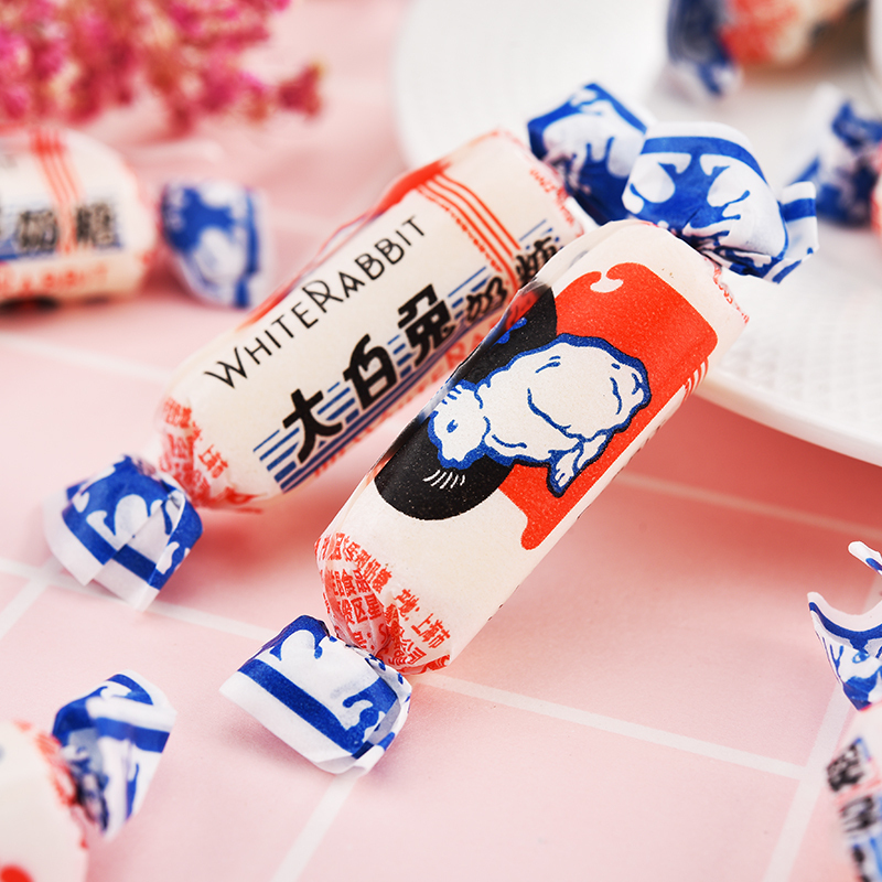 [4件5折&10件3.9折,新年年货佳选]大白兔奶糖100g正品散装原味圣诞节