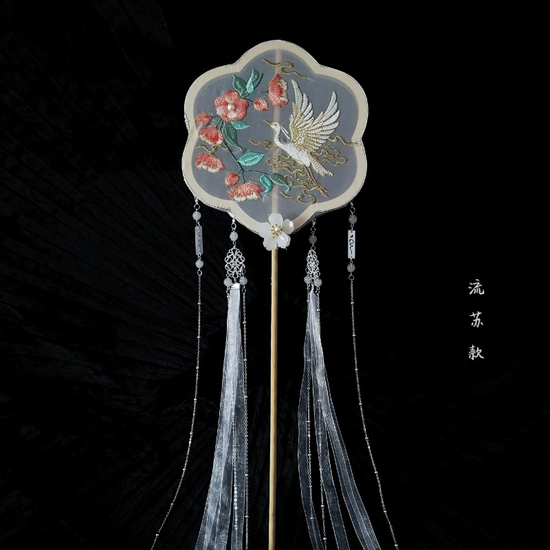 团扇古风长柄流苏中国风汉服扇子仙气刺绣圆扇舞蹈拍摄古典宫扇女三维