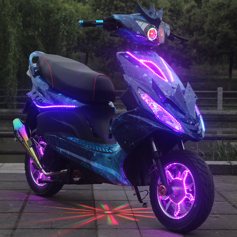 鬼火摩托车国四电喷125cc燃油踏板助力车一代上牌改装轮毂灯星空兰云