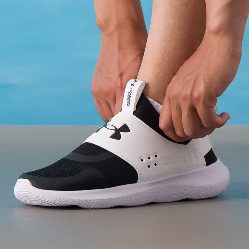 安德玛(Under Armour)男鞋新款训练运动鞋休闲鞋透气轻便跑步鞋3024870-103 ZP 3024870-002/白色/黑色 43