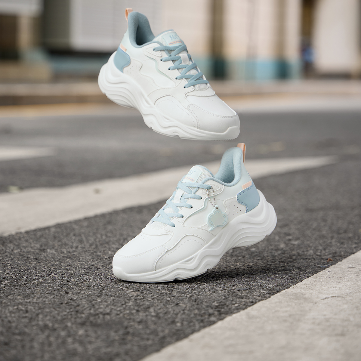 灵珑丨361°女鞋跑步鞋新款全黑运动鞋皮面防水轻便跑鞋高清大图