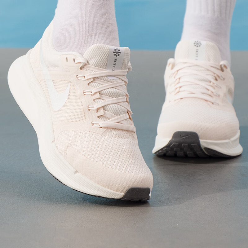 耐克(NIKE)女鞋新款春季运动鞋RUN SWIFT 3健身训练缓震耐磨透气跑步鞋DR2698-110 ZP
