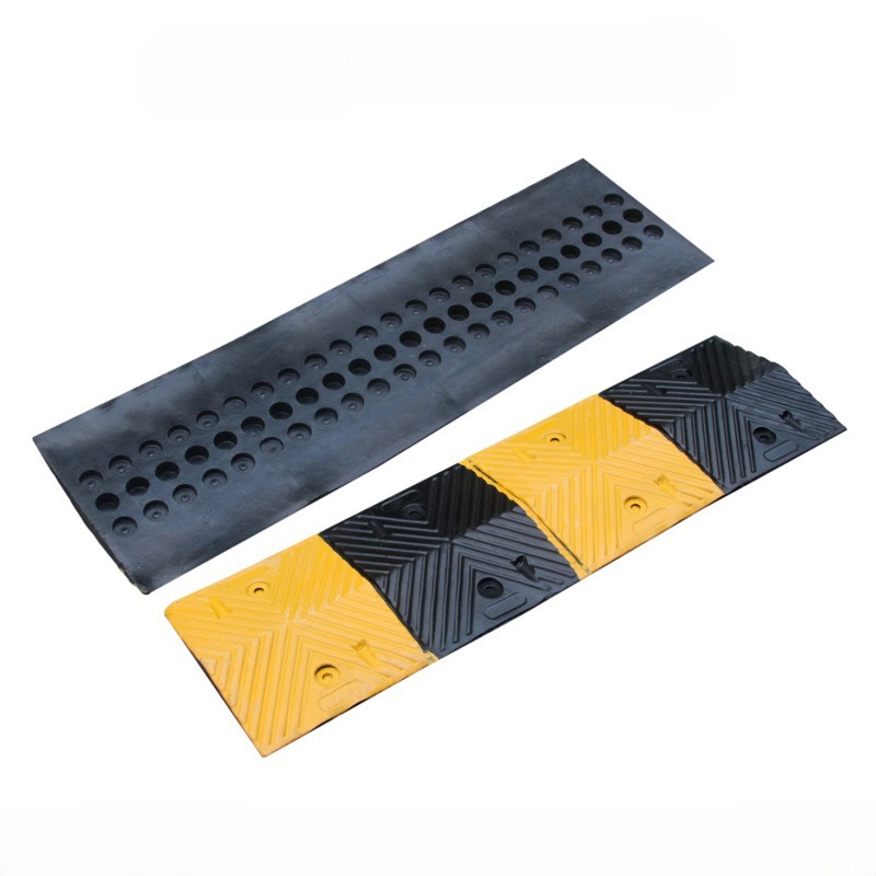 君绘减速带 橡胶减速带 斜坡缓冲带 汽车限速缓冲带 100*35*4cm高清大图