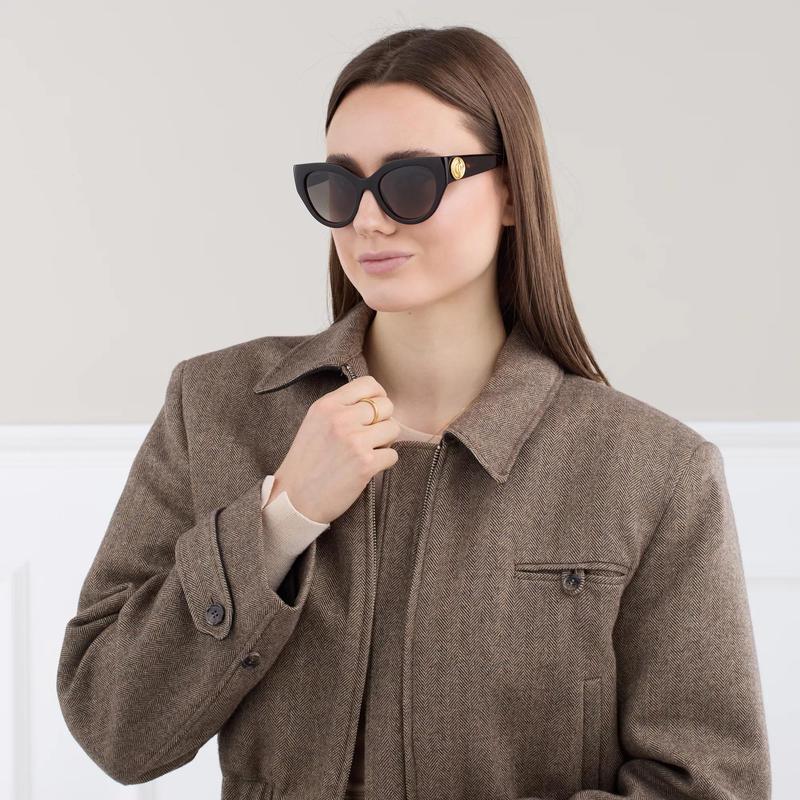 Gucci古驰女款时尚太阳眼镜经典棕色镜框超轻设计适合多场合高清大图