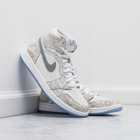 AIR Jordan乔丹篮球鞋镭射系列AJ1 AJ4 AJ2030周年男士纪念版高帮实战篮球鞋
