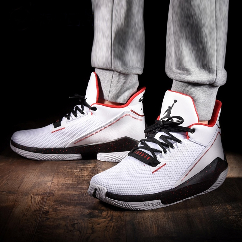nike/耐克2021春季新款air jordan 2x3 pf男子缓震篮球运动鞋 bq8738