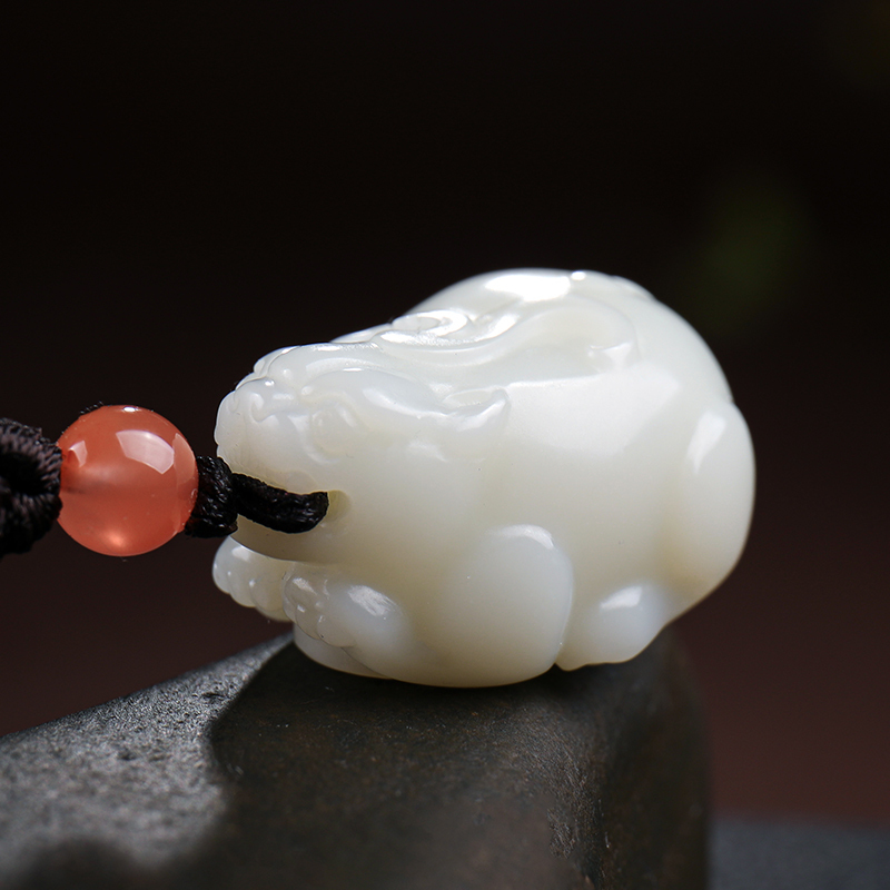 印象眸和田玉貔貅吊坠白玉迎福瑞兽小玉坠男女款玉石挂件附送证书