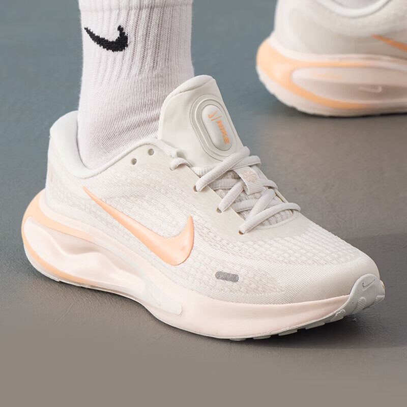 耐克（NIKE）女鞋低帮网面透气休闲鞋缓震轻便耐磨运动鞋健身跑步鞋FJ7765-116 ZP高清大图