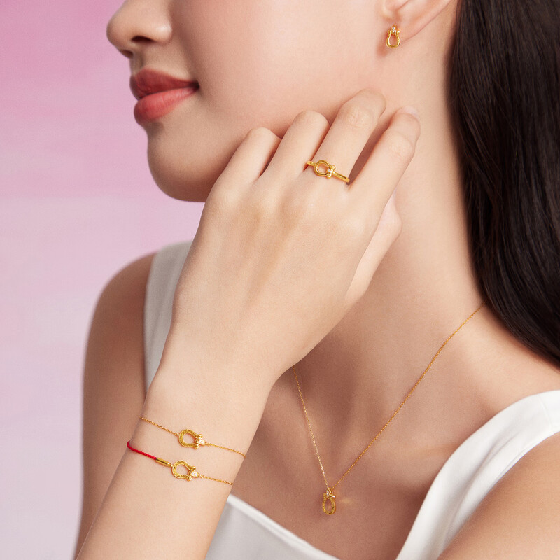 周大福SOINLOVE 极简系列驭风马蹄18K金粉色调钻石戒指女VU2133高清大图