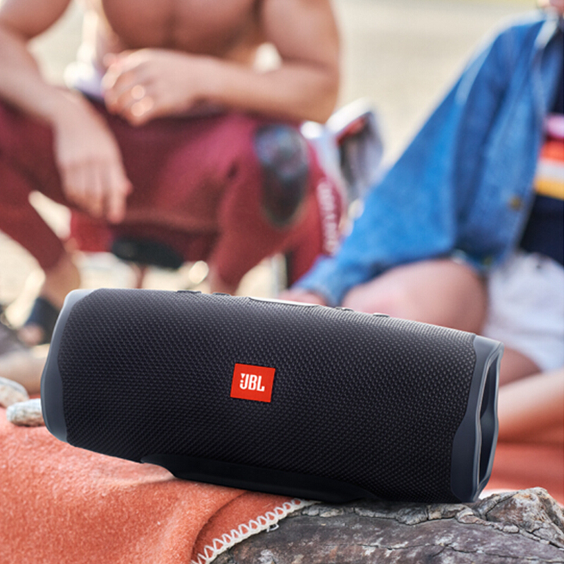 JBL Charge4 音乐冲击波四代 便携式蓝牙音箱 低音炮 户外迷你音箱 防水设计 增强版赛道扬声器 黑色高清大图