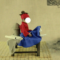 儿 童 演 出 服